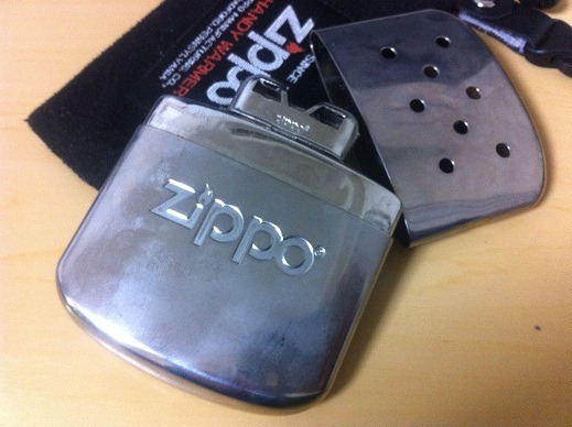 ZIPPO製の「白金カイロ」